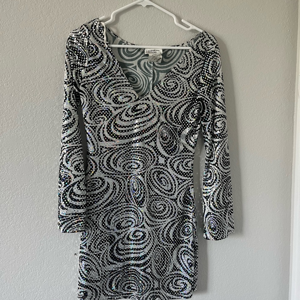 Fashion Nova Swirl Pattern Long Sleeve Dress